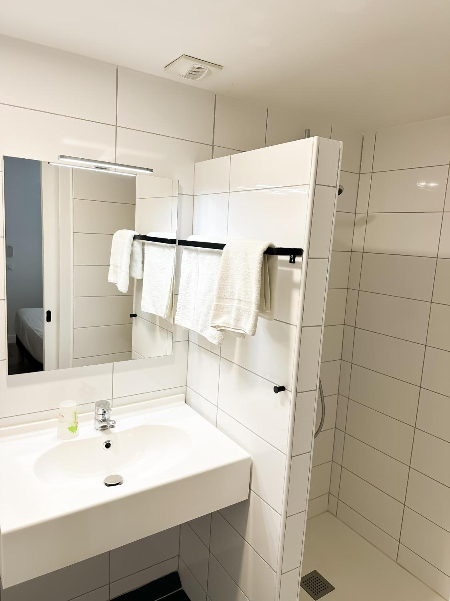 Sure Hotel By Best Western Mont-De-Marsan Saint-Pierre-du-Mont  Zimmer foto